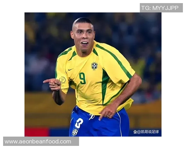 抱着鱼的足球球星是谁 细数球场上的奇葩瞬间与明星背后的故事